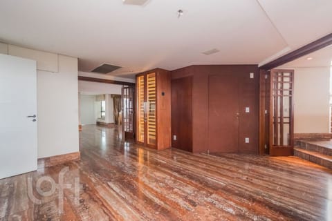 Image 25 - 223923